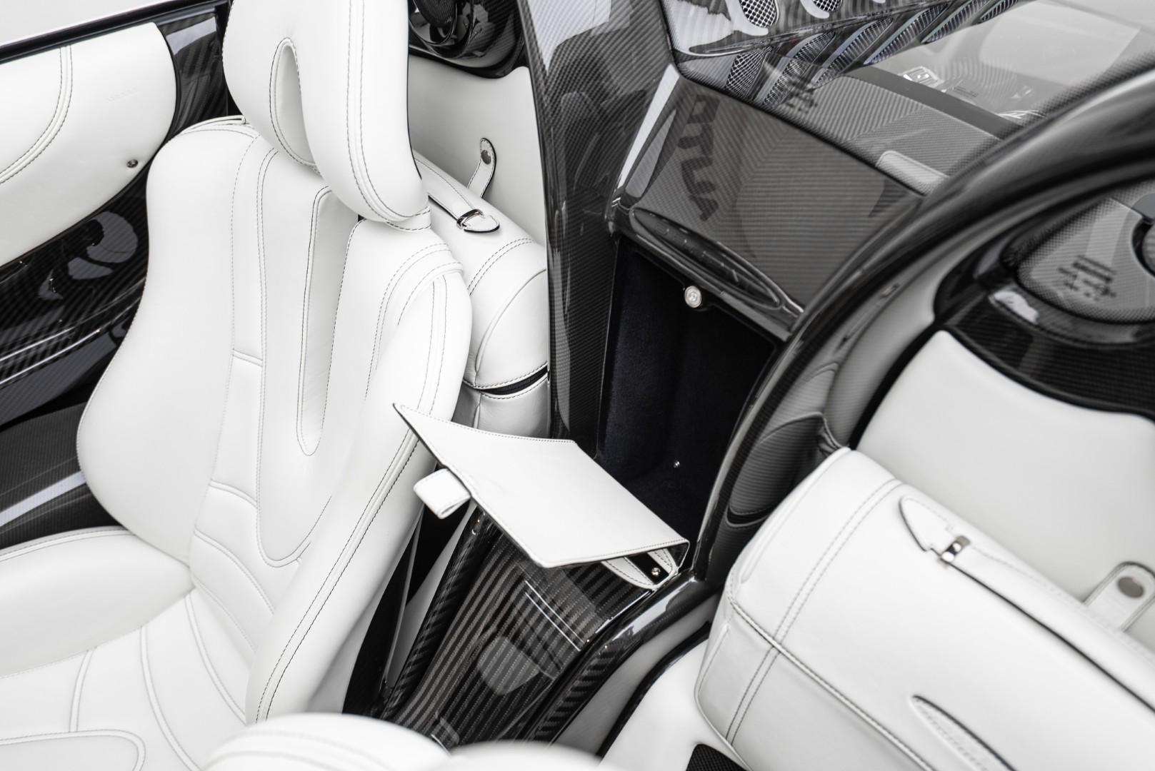 2018 PAGANI HUAYRA ROADSTER | 1 of 100 | UNIQUE PEARL WHITE COLOR
